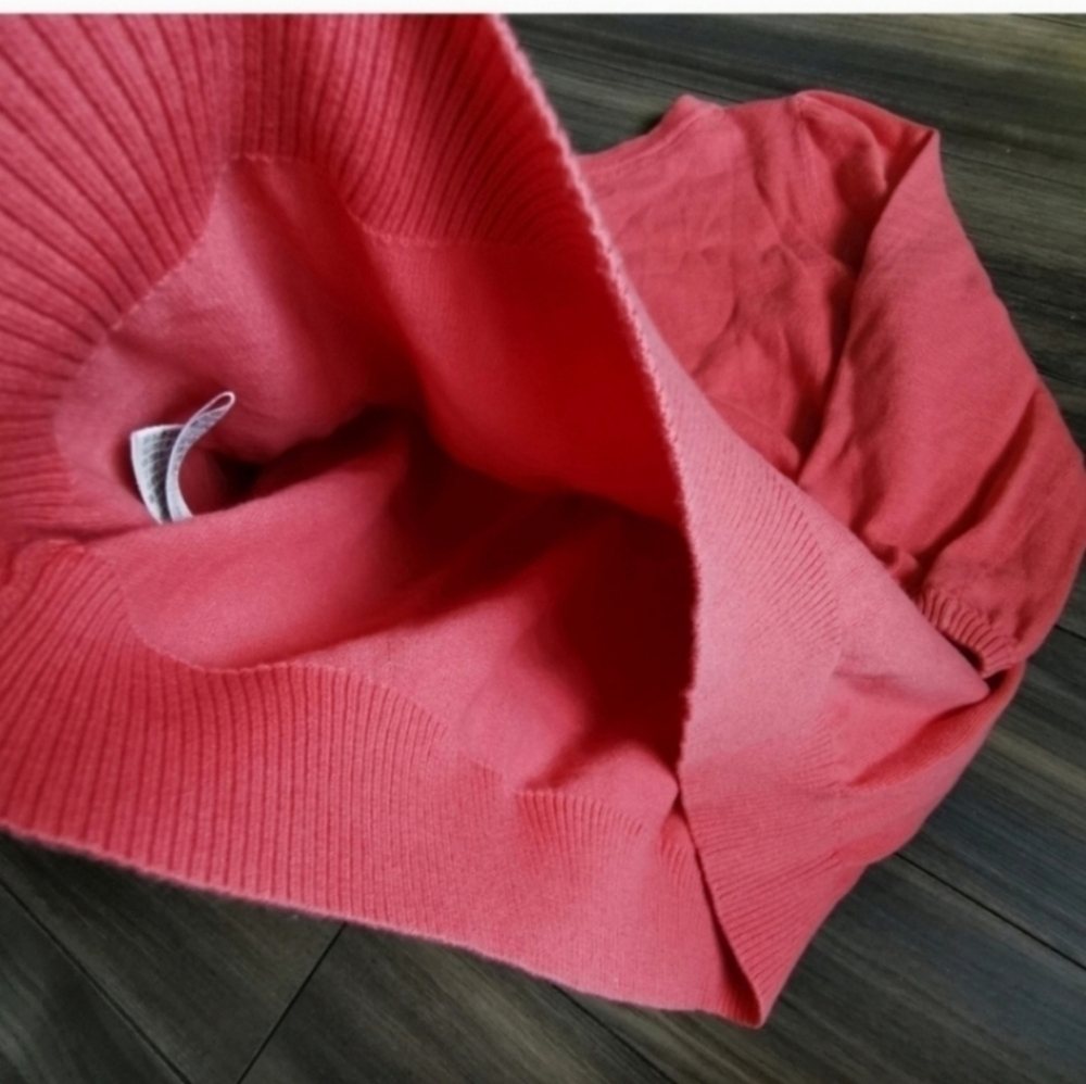 BURBERRY Coral Knit Top - Picture 8 of 11